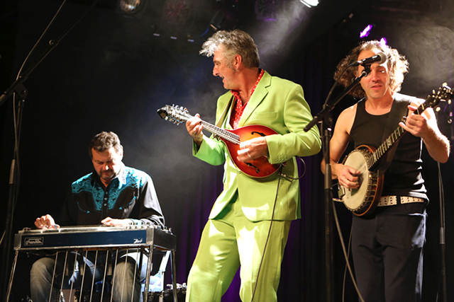Los Santos und The Beez bei der Commusication